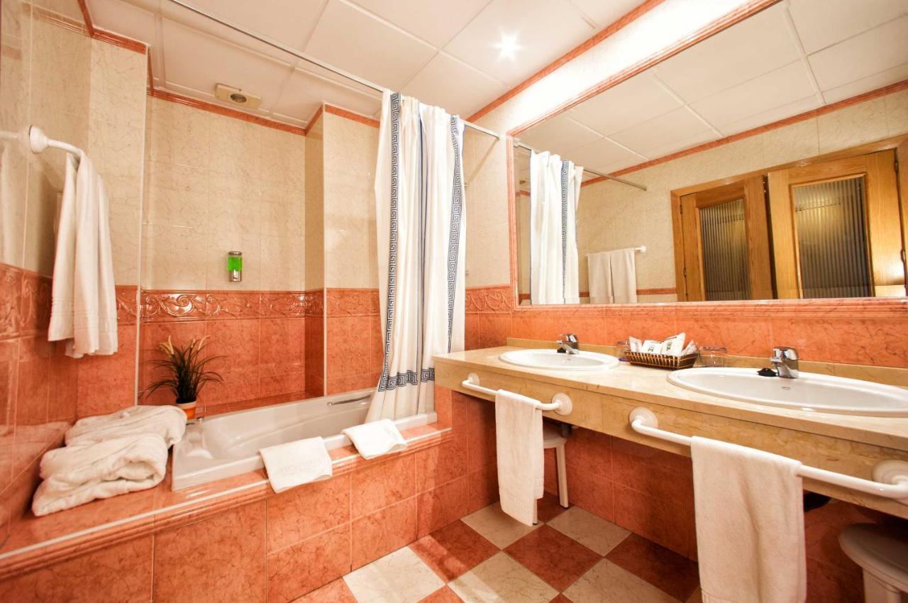 Hotel Torrepalma Алькала-ла-Реаль Номер фото